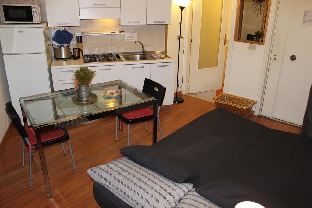 Guide Tour Apartments Napoli Eksteriør billede